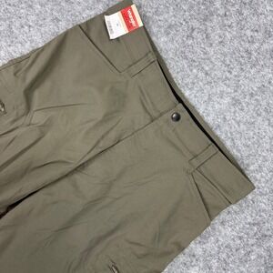 Wrangler Authentics Mens Cargo‎ Shorts Size 38 Olive Green Zip Pockets NWT